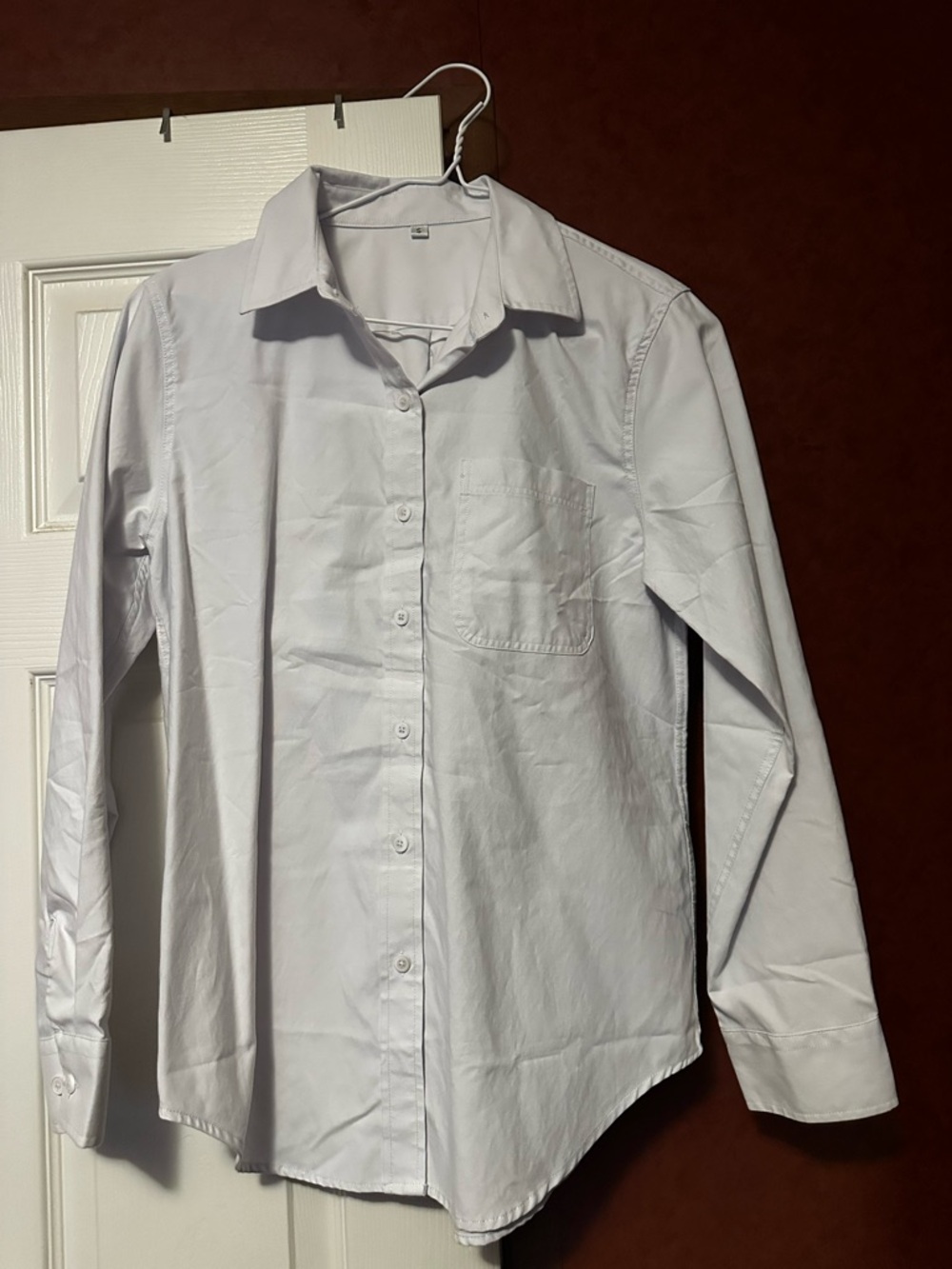 Women's White Long-Sleeve Button-Down Shirt - Classic Tailored Style